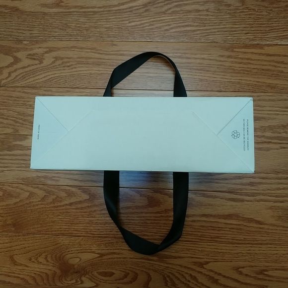 Free with Purchase | ARITZIA watermelon print small paper bag - Picture 3 of 6